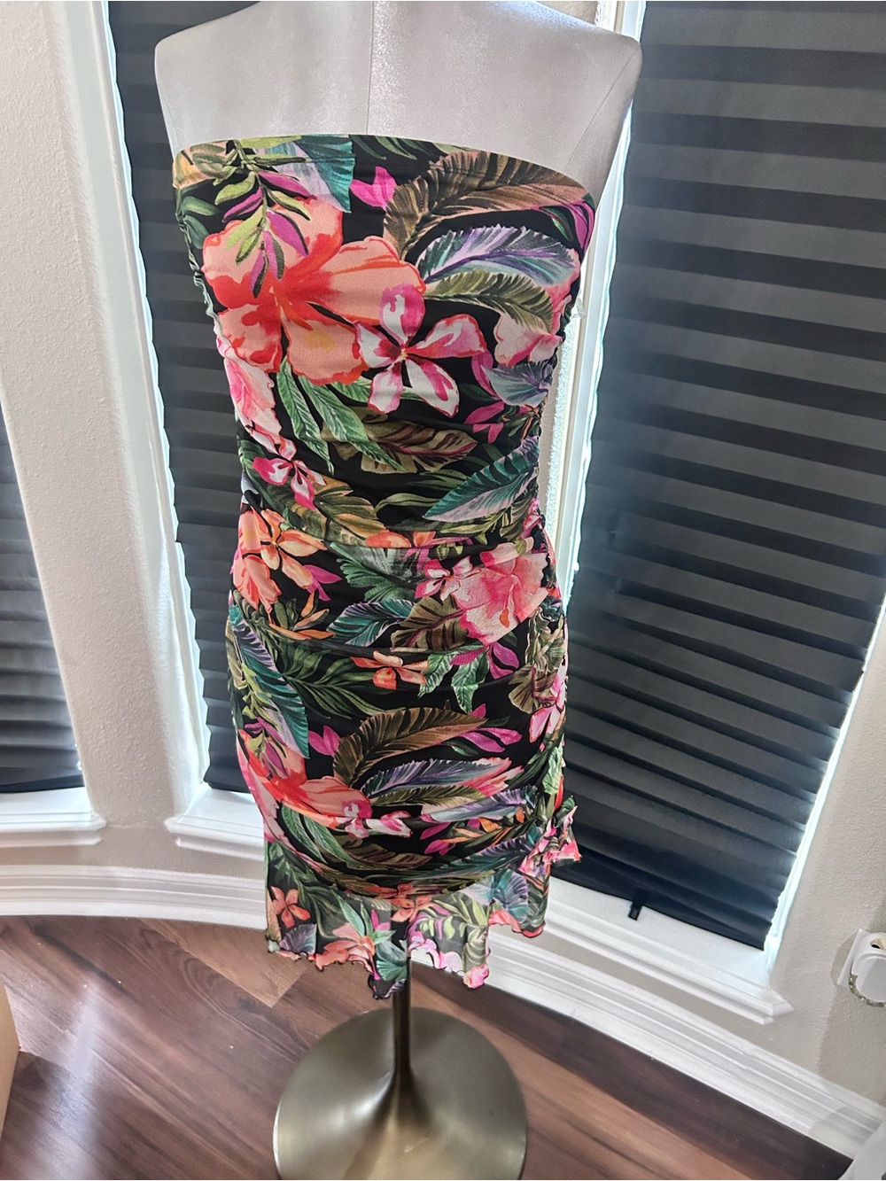 Strapless Tropical Floral Ruched Bodycon Dress - Black/Pink